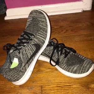 NIKE FREE RUN FLY KNIT